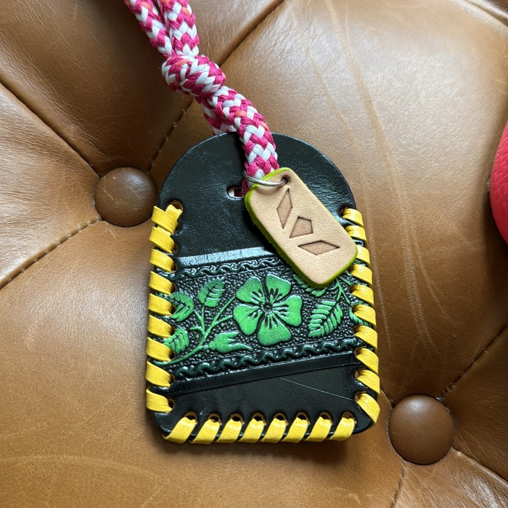 Consuela Maren Your Way Vibrant Pink Shoulder Bag - Picture 3 of 11